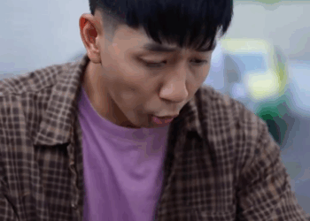 [หนังเต็มเรื่อง] 130H0825 E ใช้ชีวิตยากจนมา 8 ปี รู้อีกทีว่ามีฝาแฝด แถมยังเป็นลูกเศรษฐีหมื่นล้าน