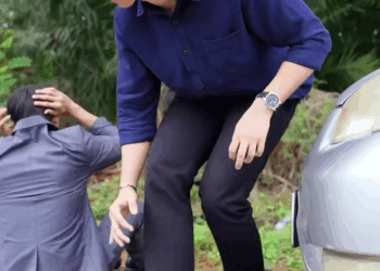 [หนังเต็มเรื่อง] 143H0825 E ท่านประธานใช้เงินแสน เพื่อสร้างแผนไล่พนักงานออก