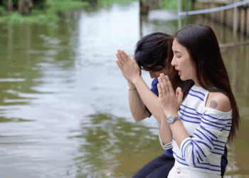 [หนังเต็มเรื่อง] 150H0825 E ทำไมเด็กคนนี้ถึงลอยน้ำมา แล้วยังมีเงินมาด้วย หรือว่านี่จะเป็นกับดักอะไรสักอย่าง