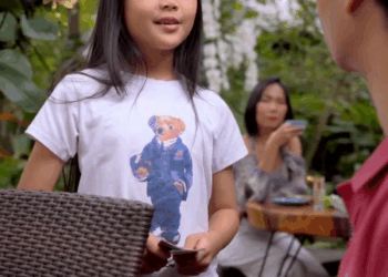 [หนังเต็มเรื่อง] 018H0815 C เด็ก10ขวบ พาพ่อมาร้านหรูเพื่อเลี้ยงข้าวในวันเกิดพ่อ