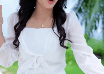 [หนังเต็มเรื่อง] 152H0825 E ทำไมคุณนายถึงอยากได้เธอมาเป็นสะใภ้ ทั้งที่ฐานะต่างกันขนาดนี้ หรือว่ามีอะไรแอบแฝง