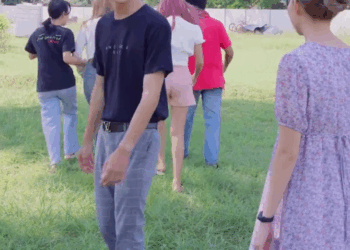 [หนังเต็มเรื่อง] 170H0815 C ชีวิตสาวไร้บ้าน จนมีวันนึงเศรษฐีมาขอซื้อที่ดินแห่งนี้ ตอนจบจะเป็นยังไง