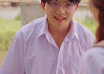 [หนังเต็มเรื่อง] 044H0825 C ไม่อยากให้เพื่อนรู้ว่าแม่ขับซาเล้งมาส่ง ก็เลยแกล้งไปคบกับคนรวย