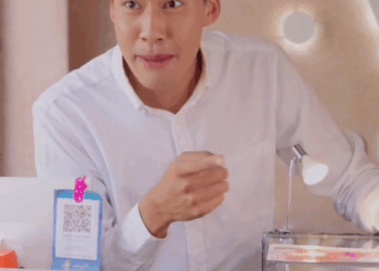 [หนังเต็มเรื่อง] 006H0825 C เจ้าของร้านปลอมตัวเป็นเด็กเสริฟไปจีบสาวที่นัดเดท และนี่คือสิ่งที่เกิดขึ้น