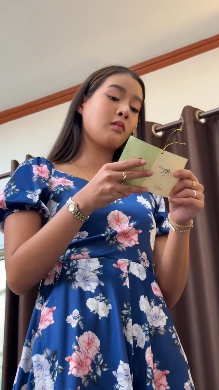 [หนังเต็มเรื่อง] 286H0825 G สามีตกอับกลับมีแค่ดอกกุหลาบดอกเดียว