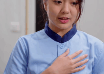 [หนังเต็มเรื่อง] 051H0825 C คุณหนูแอบชอบบอดี้การ์ดของพ่อ แต่เขาเด็กไปไม่เข้าใจเรื่องของความรัก