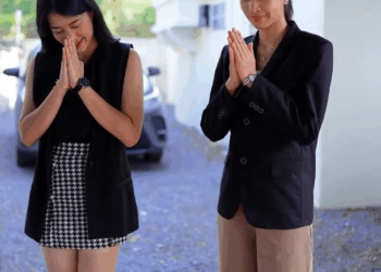 [หนังเต็มเรื่อง] 167H0825 E บอสเสือใหญ่คับฟ้า พอท่านประธานตัวจริงลงมา ตัวเท่าลูกหมาเลยนะ