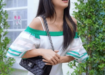 [หนังเต็มเรื่อง] 170H0825 E ป้าอายุ 60 คนนี้มีดีตรงไหน ทำไมได้แต่งงานกับชายหนุ่มสองคนนี้ และดูเหมือนเค้าจะรักจริง