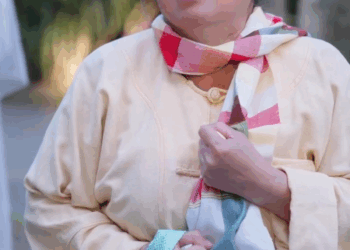 [หนังเต็มเรื่อง] 197H0815 C ป้าคนแปลกหน้าคนนี้ มางานแต่งแบบไม่ได้รับเชิญ เขาคือใครกันแน่