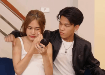 [หนังเต็มเรื่อง] 042H0815 C เธอกำลังตั้งท้อง และเนื้อตัวและใบหน้าของเธอทำไมถึงพกช้ำ