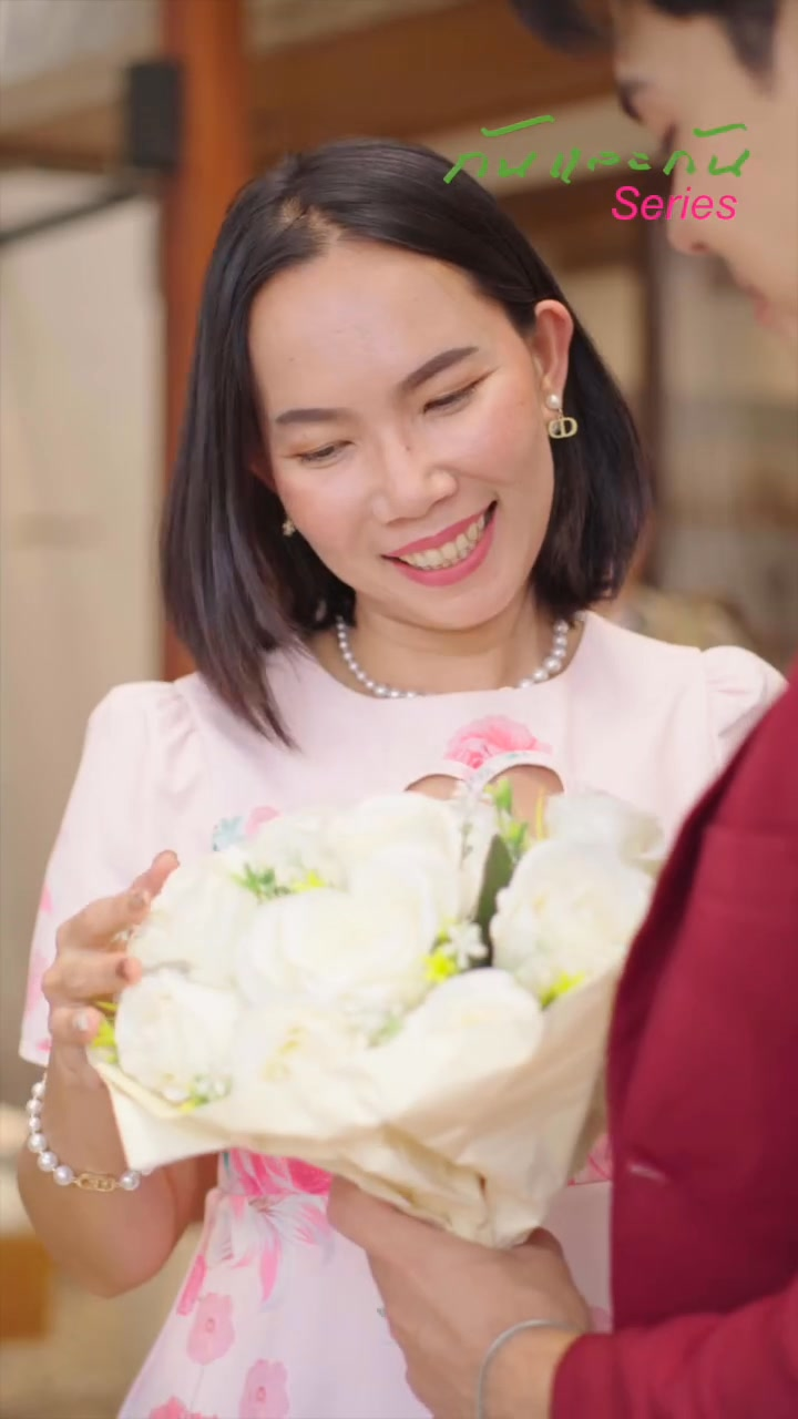 [หนังเต็มเรื่อง] 060H0825 C ทหารสาวพึ่งกลับมาเจอแฟนตัวเอง แต่มาเจออยู่กับเดทกับเจ๊รวย