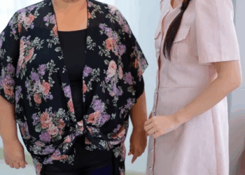 [หนังเต็มเรื่อง] 183H0825 E รู้แล้วทำไมผู้หญิงคนนี้ถึงไม่มีสามีสักที เพราะแม่ชอบเผือกทุกทีที่มีความรัก