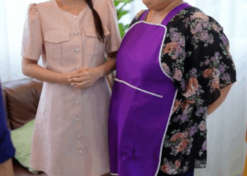 [หนังเต็มเรื่อง] 184H0825 E รู้แล้วทำไมผู้หญิงคนนี้ถึงไม่มีสามีสักที เพราะแม่ชอบเผือกทุกทีที่มีความรัก จบ