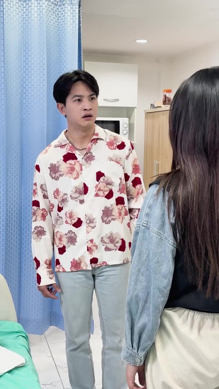 [หนังเต็มเรื่อง] 236H0825 G คบกันที่หน้าตาหรือคบกันที่อะไร