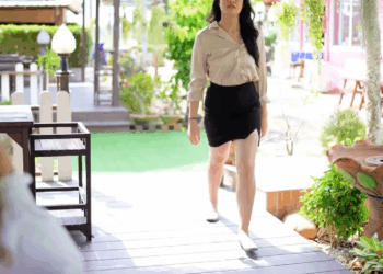 [หนังเต็มเรื่อง] 196H0825 E อาชีพเธอคือทำให้คนเลิกกัน แต่วันนี้ไม่อยากทำ เพราะคนๆ นั้นคือแฟนเก่าตัวเอง