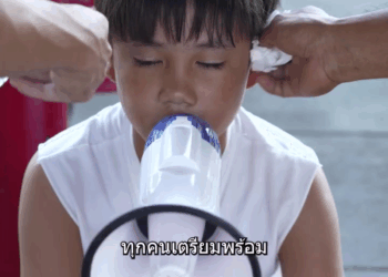 [หนังเต็มเรื่อง] 228H0825 G โกหกเพื่อนว่าแต่งงาน เลยไปจ้างวานเด็กข้างทางมาเป็นลูก