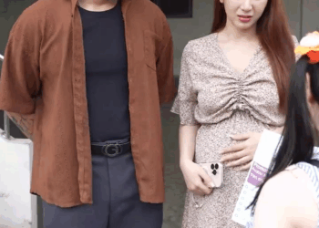 [หนังเต็มเรื่อง] 225H0825 G แฟนท้องใกล้คลอด แต่ตัวเองดอดไปนวดบำเรอใจ