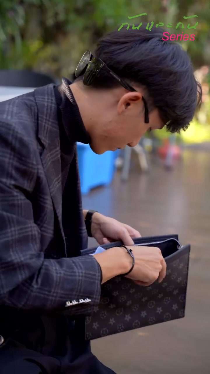 [หนังเต็มเรื่อง] 080H0815 C เศรษฐีจอมปลอมเดตกับ ผู้หญิงหน้าเงิน