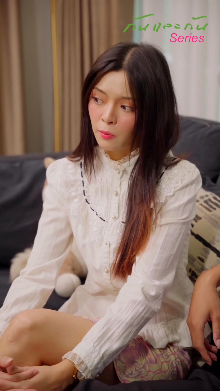 [หนังเต็มเรื่อง] 098H0825 C อดีตสามีแอบลักพาตัวลูกสาวไปเซอร์ไพรส์วันเกิด แต่เขาถึงกับช็อคเมื่อได้ยินในสิ่งที่ลูกพูด