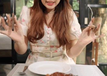 [หนังเต็มเรื่อง] 095H0825 C หญิงสองคนบังเอิญจองโต๊ะเดียวกัน แถมชื่อแฟนเหมือนกัน โป๊ะแตกเลยงานนี้