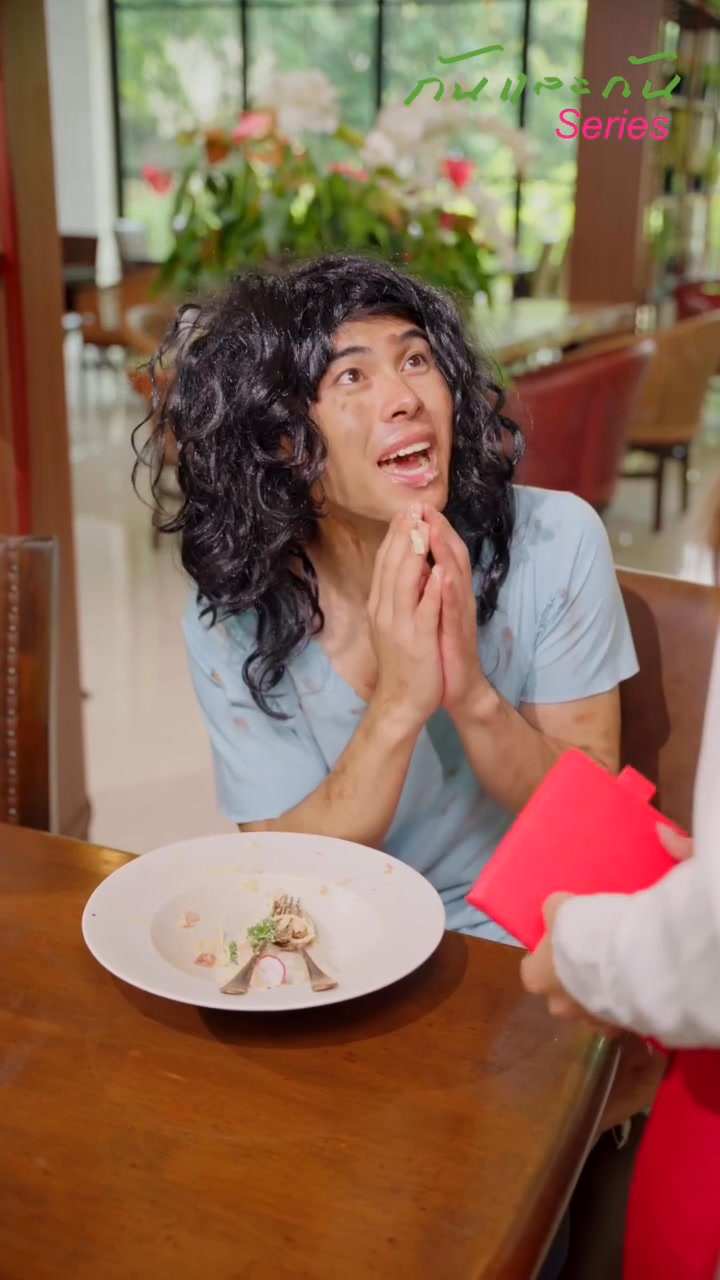 [หนังเต็มเรื่อง] 048H0825 C คนจรจัดทำเนียนมากินร้านอาหารหรู จนพนักงานคนนี้ต้องได้รับความเดือดร้อนไปด้วย