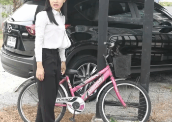 [หนังเต็มเรื่อง] 072H0926 B ปั่นจักรยาน ไปคุยงาน 100 ล้าน