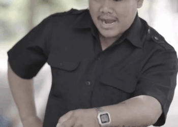 [หนังเต็มเรื่อง] 107H0926 C เด็กนักเรียนแอบเห็นครูแอบชู้กับพ่อของเขา ก็เลยต่อรองข้อสอบกับครู