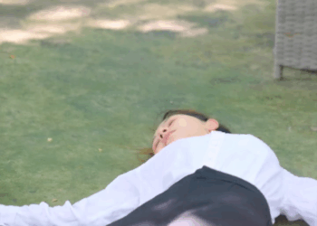 [หนังเต็มเรื่อง] 113H0926 C เธอแกล้งล้มกลางร้าน แต่ไม่คิดว่าจะทำให้พนักงานคนอื่นต้องล้มหัวฟาดจนเสียชีวิต