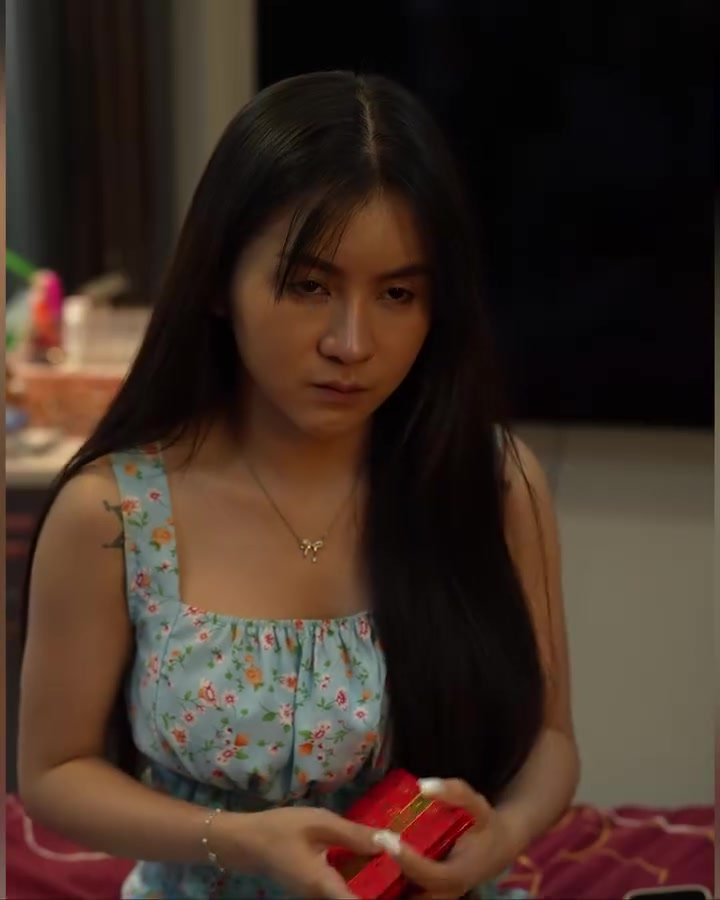 [หนังเต็มเรื่อง] 592H0926 X เพื่อนสนิทใส่สีตีไข่ ให้แม่สามีไม่ชอบ แม่สามี เพื่อนสนิท