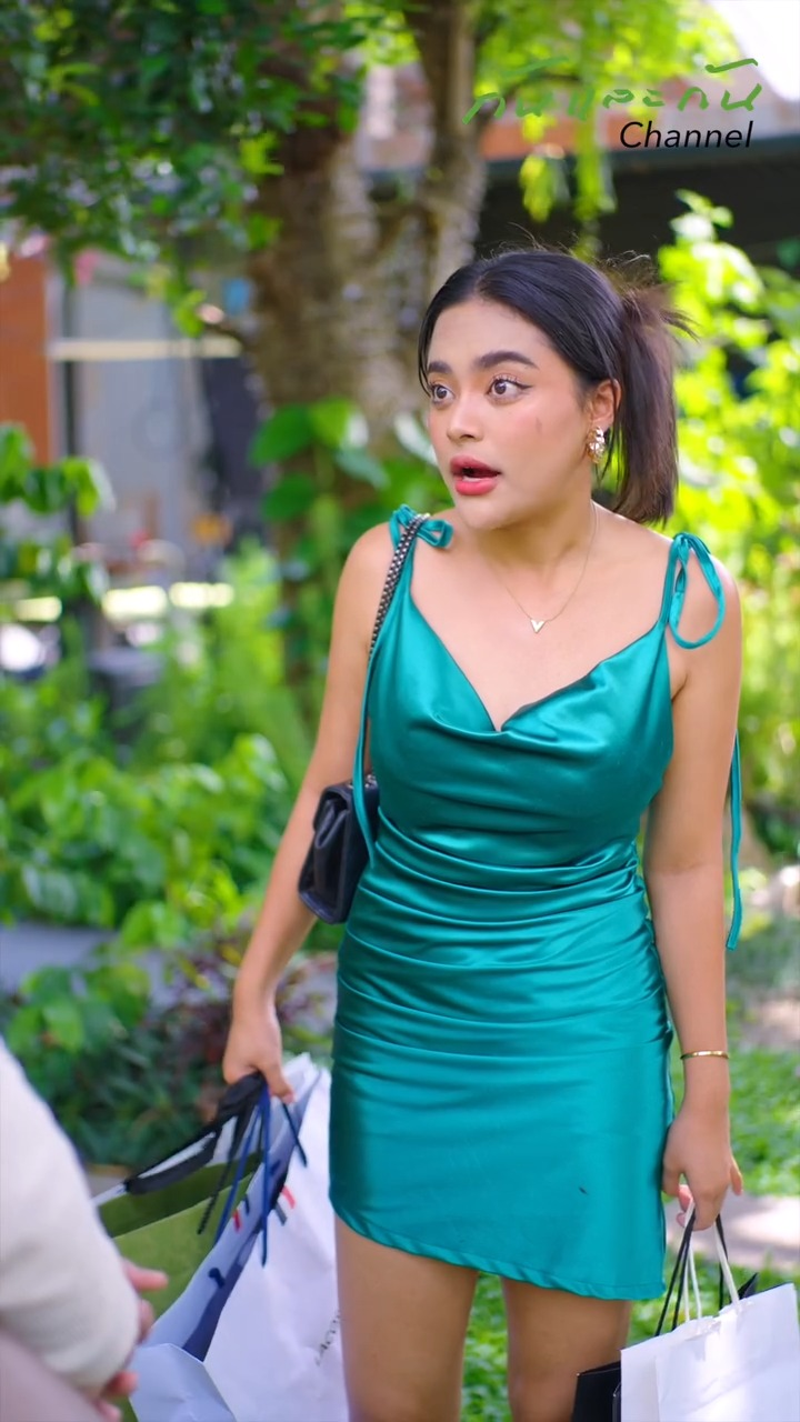 [หนังเต็มเรื่อง] 168H0926 C เอาเพื่อนๆมาก่อกวนบริษัทพี่ อ้างว่าเป็นเป็นหนี้บุญคุณพ่อแม่ตัวเอง