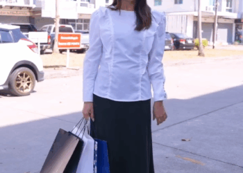 [หนังเต็มเรื่อง] 170H0926 C เอาสีทาบ้านทากางเกง เพราะไม่อยากให้ลูกค้าซื้อ เขาทำอย่างงี้เพื่ออะไร