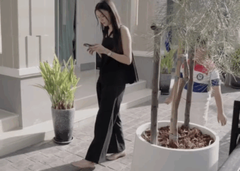 [หนังเต็มเรื่อง] 180H0926 C แม่เลี้ยงลูกเหมือนทาส เธอมีเหตุผลอะไรทำไมต้องทำแบบนี้ด้วย พีคตอนจบ