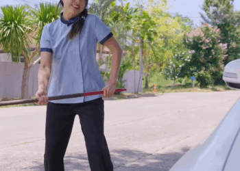 [หนังเต็มเรื่อง] 184H0926 C แม่บ้านเจาะยางรถยนต์ เพื่อสกัดไม่ให้เจ้าสาวเดินทางไปงานแต่ง เขาทำเพื่ออะไร พีคตอนจบ