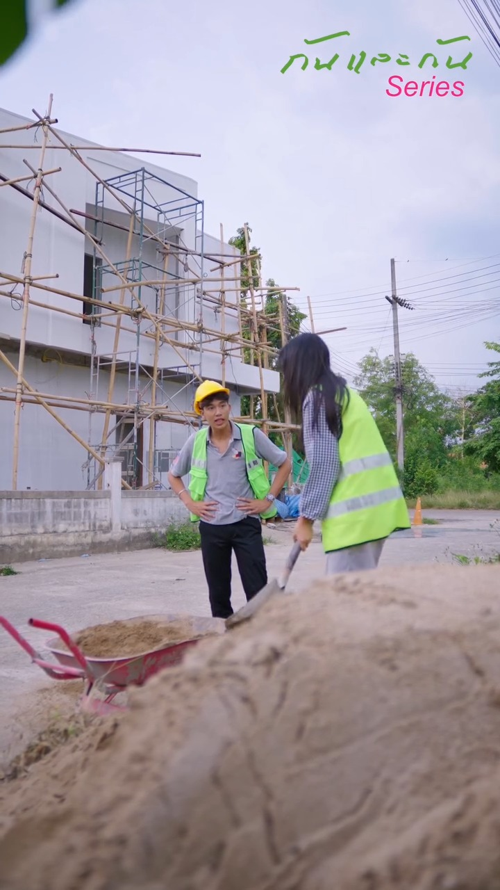 [หนังเต็มเรื่อง] 230H0926 C พ่อโดนไฟช็อตจนเป็นอัมพาต และเขาต้องกลายเป็นพ่อเลี้ยงเดี่ยวเพราะโดนเมียทิ้ง