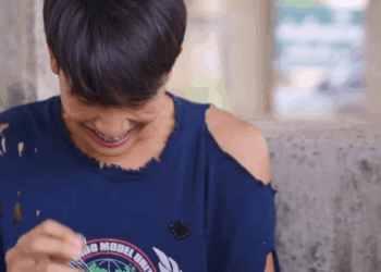 [หนังเต็มเรื่อง] 243H0926 C ระหว่างขนมปังกับใบลุ้นโชคเงินล้าน ถ้าเป็นคุณคุณจะเลือกอันไหน