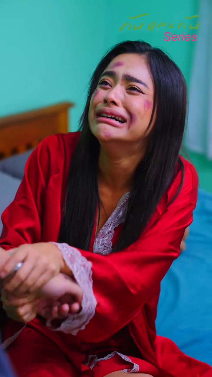 [หนังเต็มเรื่อง] 252H0926 C ลูกค้าส่สงสัญญาณบางอย่างให้แท็กซี่ เมื่อแท็กซี่ตามไปดูที่บ้านถึงกับช็อคกับสิ่งที่เห็น