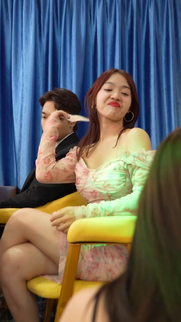 [หนังเต็มเรื่อง] 388H0926 G ลูกสาวท่านประธาน มาทำงานบริการได้ไง