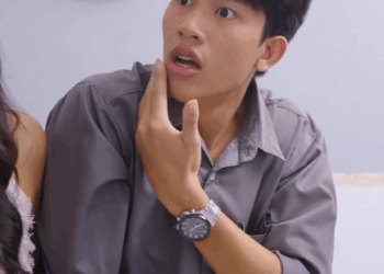 [หนังเต็มเรื่อง] 255H0926 C ลูกชายไปทำสงครามที่ชายแดนกลับมา ยังต้องมาทำสงครามที่บ้านต่อ