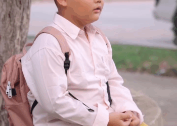 [หนังเต็มเรื่อง] 283H0926 C สาวสวยแย่งไอติมสามีคนอื่นกลางสาธารณะ