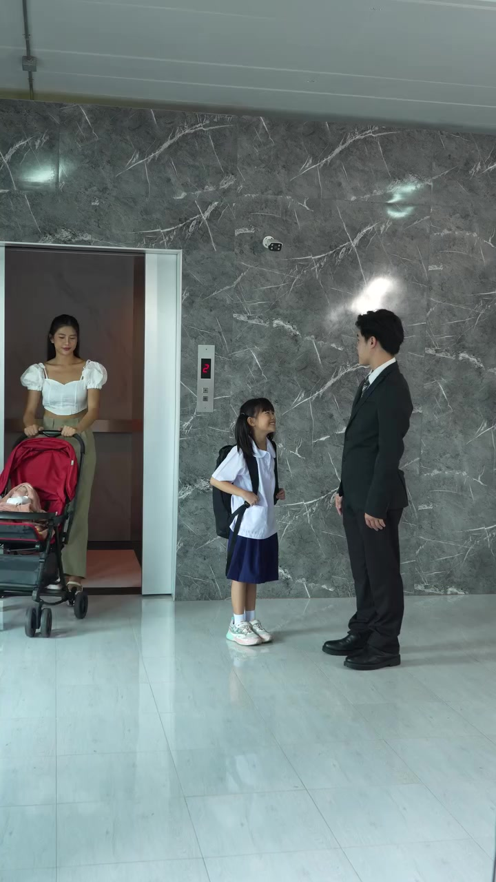 [หนังเต็มเรื่อง] 361H0926 G ทำตัวแทบไม่ถูก ลูกบอกว่าเราไม่ใช่แม่