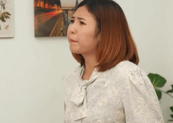 [หนังเต็มเรื่อง] 053H0926 B ดูถูกเพื่อนใข้กระเป๋าแบรนด์เนม ราคา 200