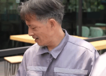 [หนังเต็มเรื่อง] 111H1016 Y เดี๋ยวนี้แม่บ้านเขาก็ ขับรถเบนซ์กันทั้งนั้นแหละ