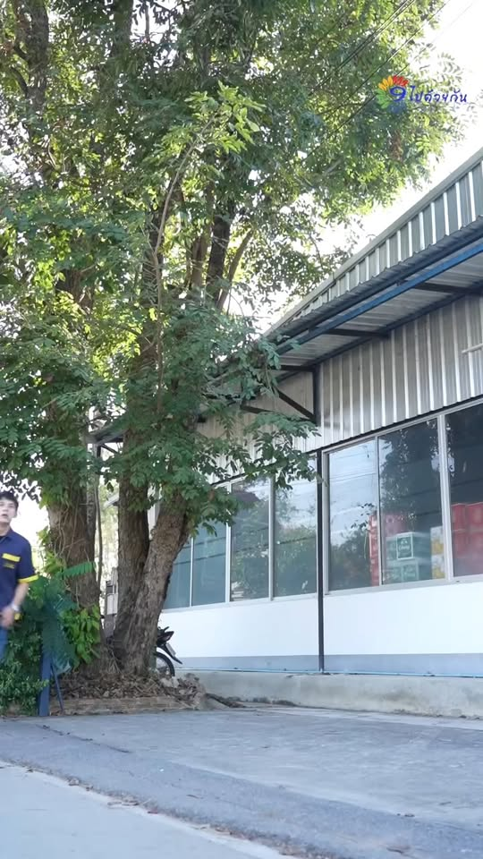 [หนังเต็มเรื่อง] 552H1016 Y ปล่อยให้แฟนรอในร้านกาแฟ 4 ชั่วโมง