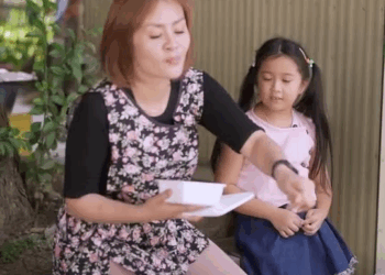 [หนังเต็มเรื่อง] 135H1016 Y แม่คะ ขอสองร้อยได้ไหมค่ะ วันนี้เป็นวันเกิดยาย