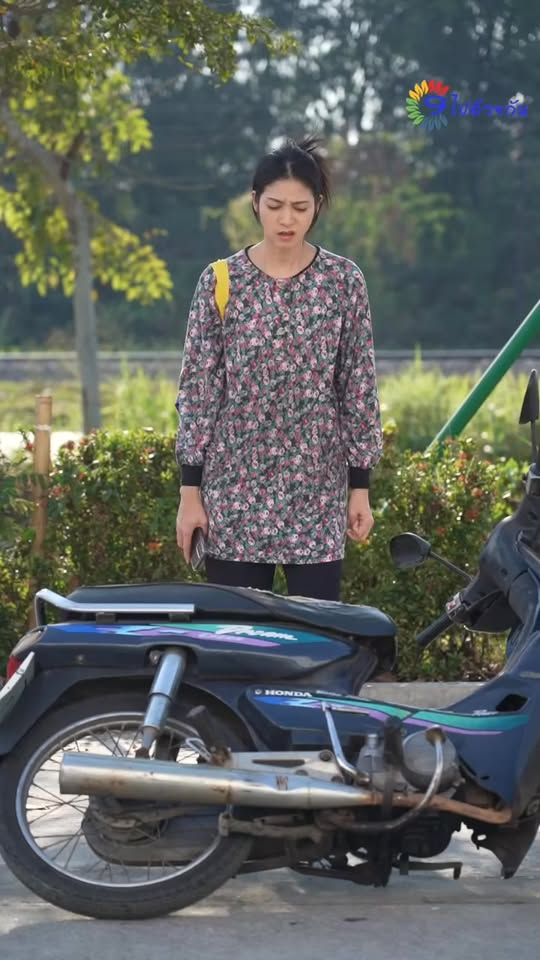 [หนังเต็มเรื่อง] 572H1016 Y สนใจแต่เรื่องงาน ไม่สนใจเมีย