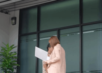 [หนังเต็มเรื่อง] 145H1016 Y ป้ารู้ไหม คุณเบล เขาเป็นถึงประธานบริษัท