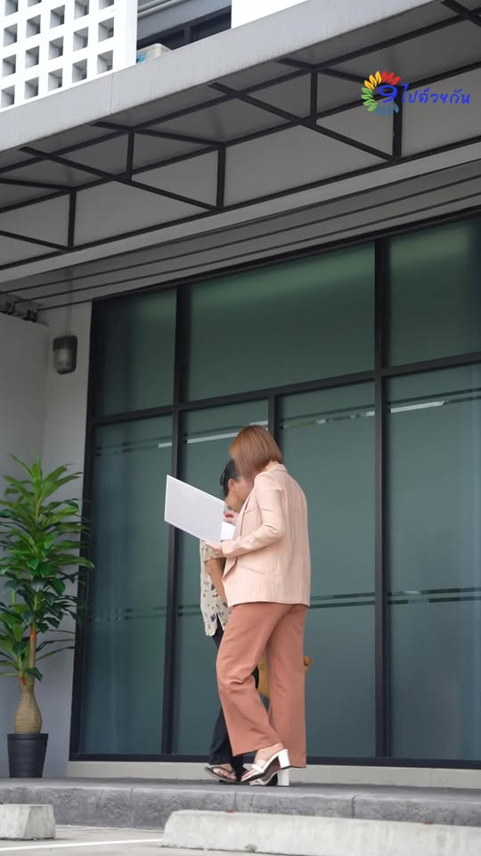 [หนังเต็มเรื่อง] 145H1016 Y ป้ารู้ไหม คุณเบล เขาเป็นถึงประธานบริษัท