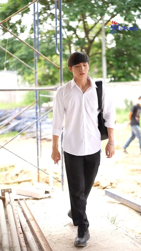 [หนังเต็มเรื่อง] 151H1016 Y คนที่ไม่ได้เรียน 100คน อาจมี 10 ที่ประสบความสำเร็จ แต่คนเรียนหนังสือ 100 คน อาจมี 90 คนที่ประสบความ