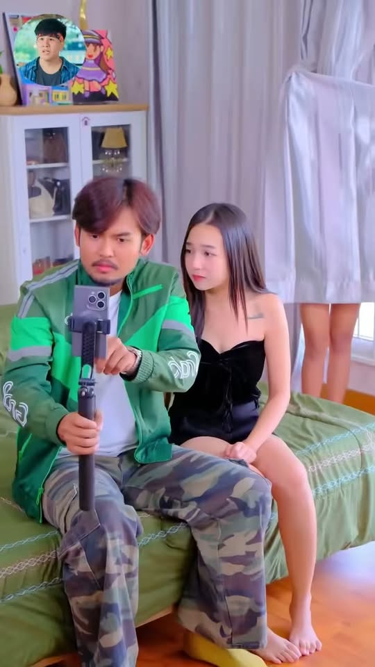 [หนังเต็มเรื่อง] 669H1016 Q ใครแอบอยู่หลังผ้าม่าน