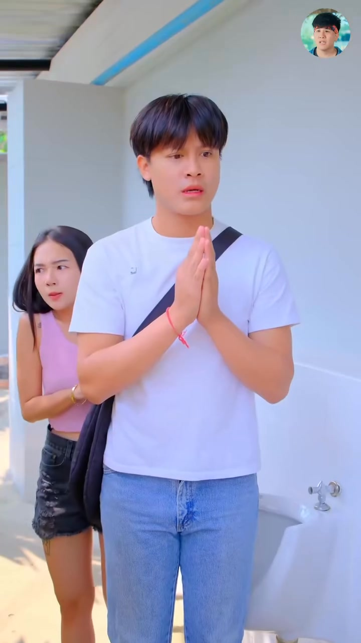 [หนังเต็มเรื่อง] 698H1016 Q ผู้หญิงยืน